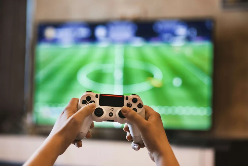 Membangun Komunitas Game Online di Console